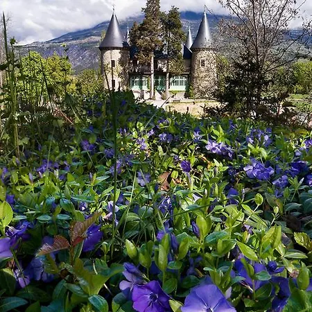 Chateau De Picomtal Hotel *